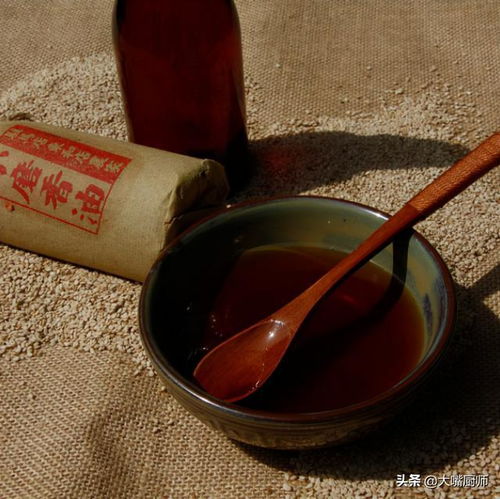 芝麻香油與小磨香油有啥區(qū)別？聽老油工怎么說，牢記1點(diǎn)優(yōu)質(zhì)好吃